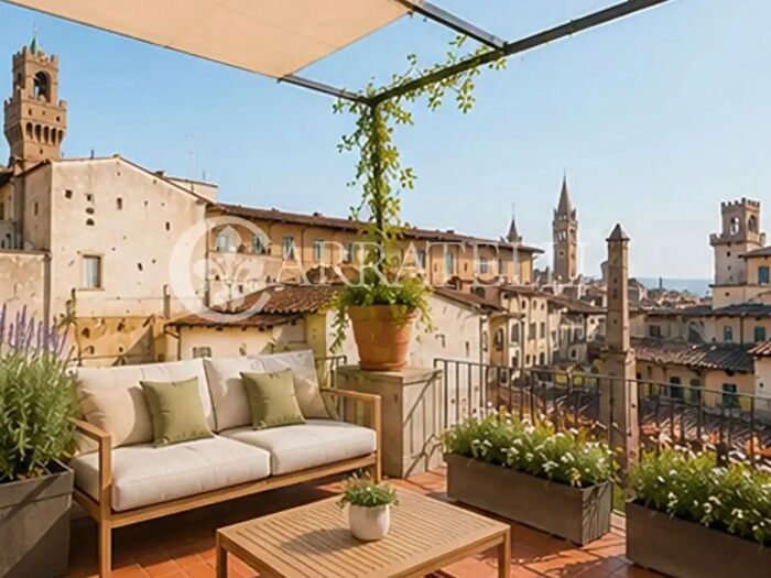 Appartamento con 6 locali in vendita in Via dei Neri, Firenze