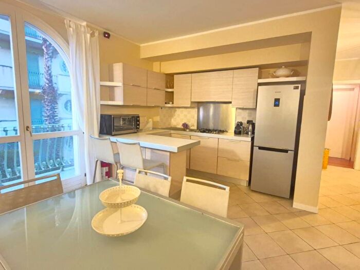 Appartamento trilocale in affitto in Via Carlo Del Prete, Pietrasanta