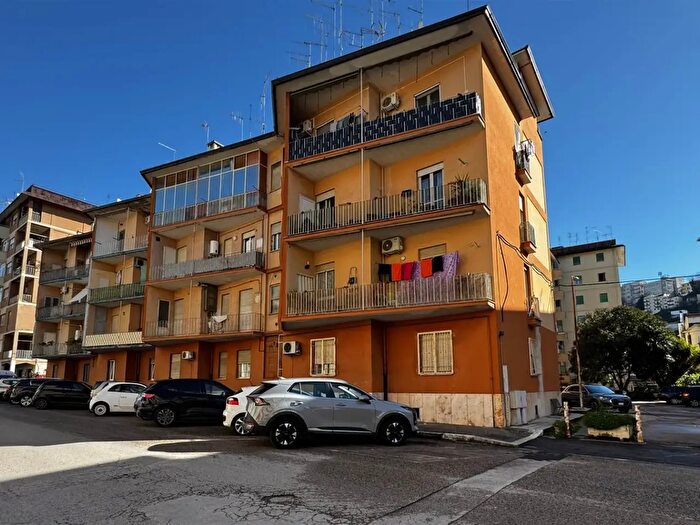 Appartamento con 6 locali in vendita in Via Adige, Frosinone