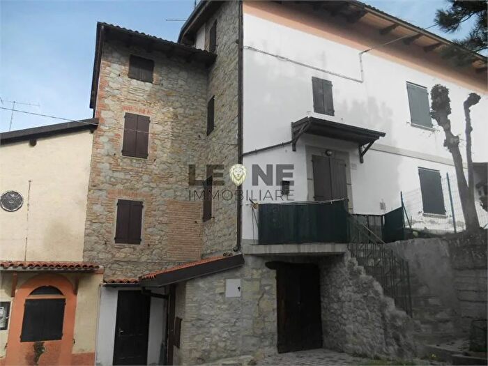 Appartamento con 10 locali in vendita in Zocca