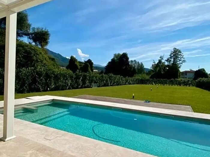 Casa con 7 locali in vendita in Via Marconi, Pietrasanta