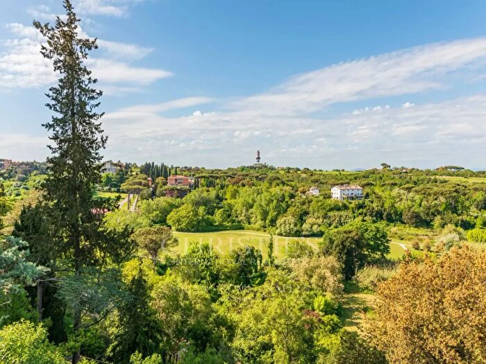 Appartamento con 7 locali in vendita in Piazza Stefano Jacini, Roma