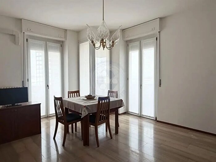 Appartamento trilocale in vendita in Via XXV Aprile, Desio