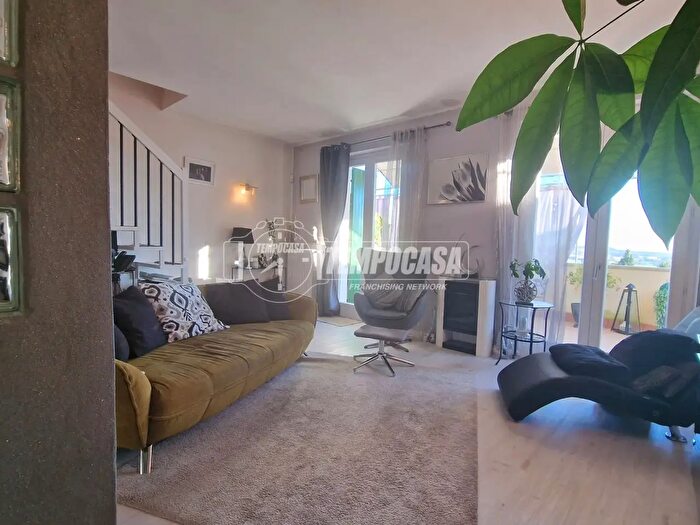Appartamento trilocale in vendita in Via Luigi Negrelli, Caprino Veronese