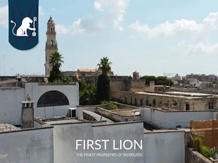 Appartamento con 6 locali in vendita in Via Giuseppe Libertini, Lecce
