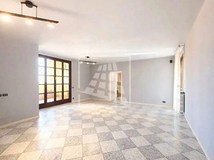 Casa con 7 locali in vendita in Via Victor Hugo, Reggio Emilia