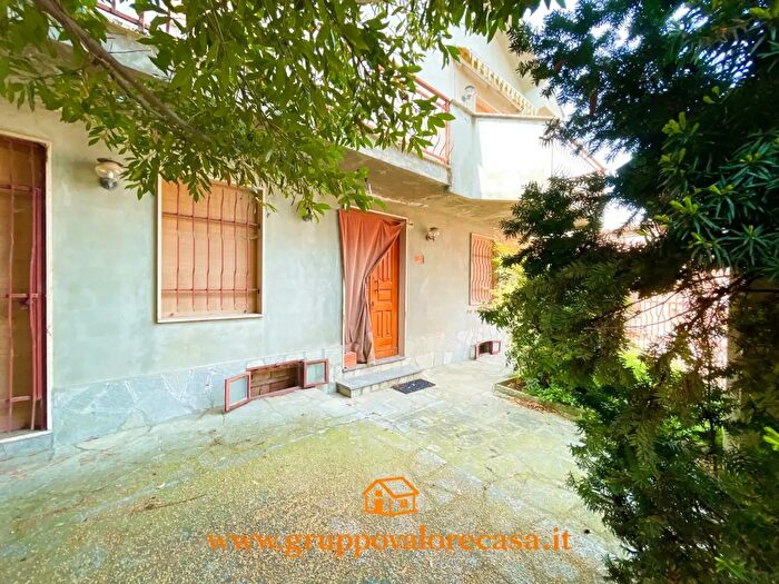 Casa con 7 locali in vendita in Mombaruzzo
