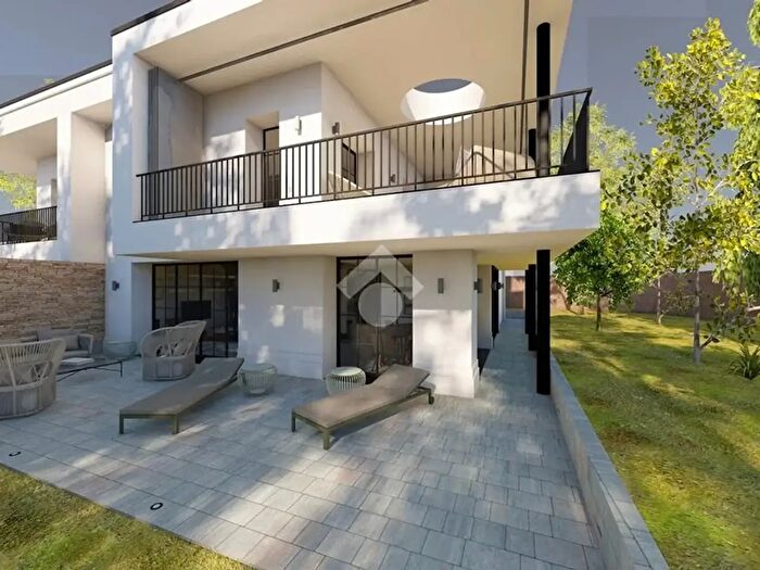 Casa con 8 locali in vendita in Via Castelletto, Follina