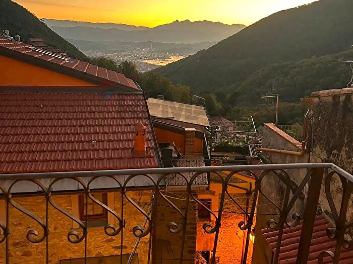 Appartamento con 5 locali in vendita in La Spezia
