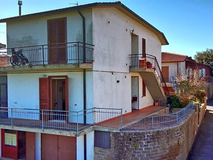 Appartamento bilocale in vendita in Scansano