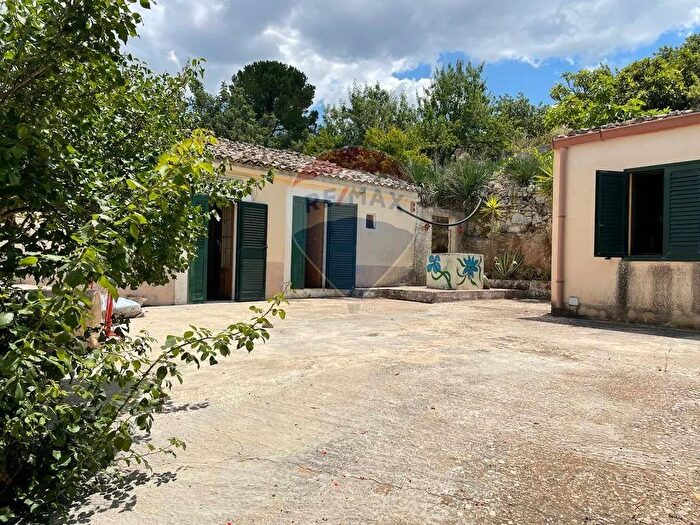 Casa con 6 locali in vendita in Cda Donnagona, Chiaramonte Gulfi