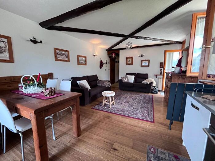 Appartamento trilocale in vendita in Via Clotes Sauze dOulx, Sauze DOulx