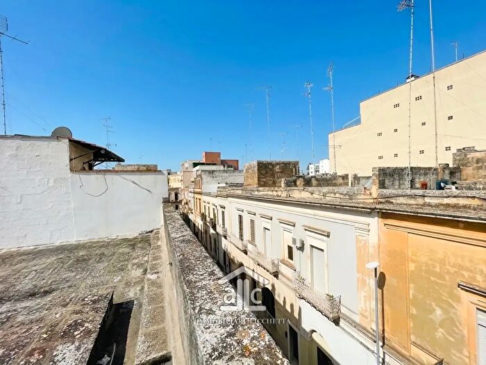 Appartamento con 5 locali in vendita in Via Pisanelli, Lecce