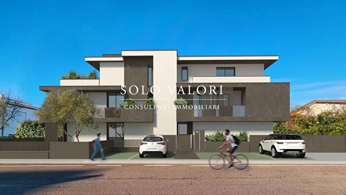 Appartamento quadrilocale in vendita in Via Veronese, Castelfranco Veneto