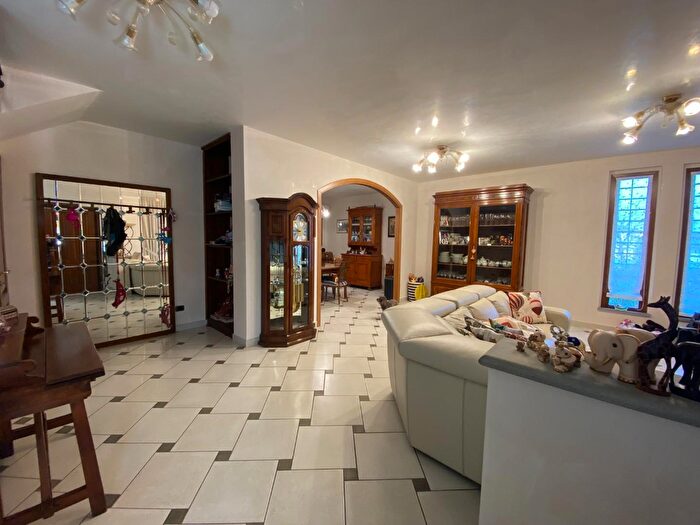 Casa con 8 locali in vendita in a Vittorio Emanuele II, Poggio A Caiano