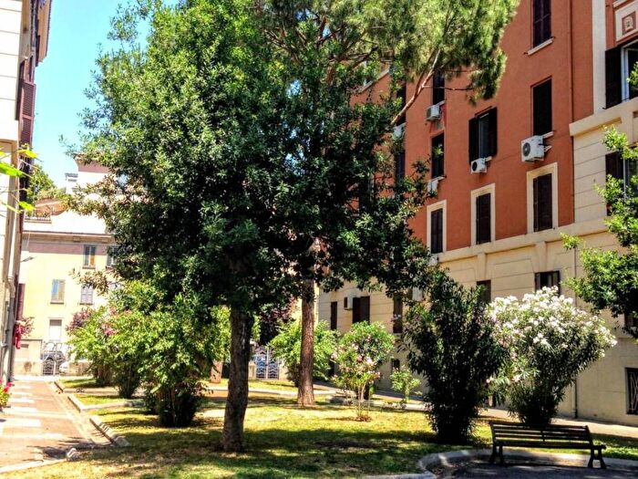 Appartamento trilocale in affitto in Via Taranto, Villa Fiorelli, Roma
