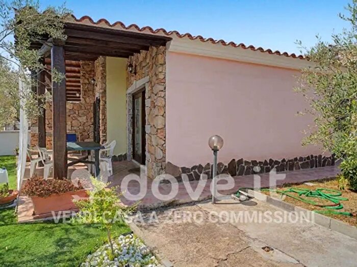 Casa trilocale in vendita in Via Sos Appentos, Siniscola