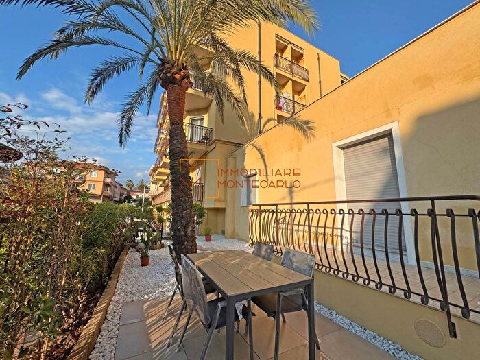 Appartamento trilocale in affitto in Centro, Bordighera