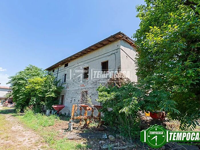 Casa con 6 locali in vendita in Nuvolera