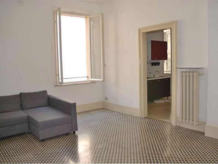 Appartamento con 5 locali in affitto in VIA MODONELLA, Centro Storico, Modena