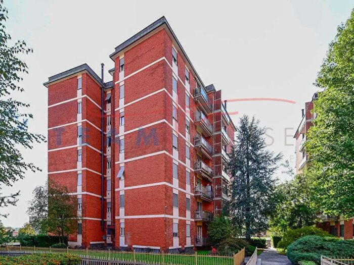 Appartamento trilocale in vendita in Barlassina