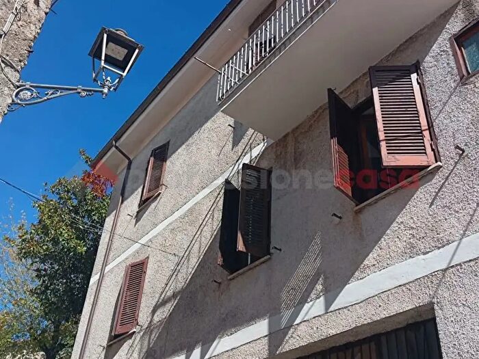 Casa con 5 locali in vendita in Via Garibaldi, Marano Equo