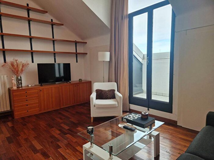 Appartamento monolocale in affitto in Via Castelfidardo, Moscova, Milano