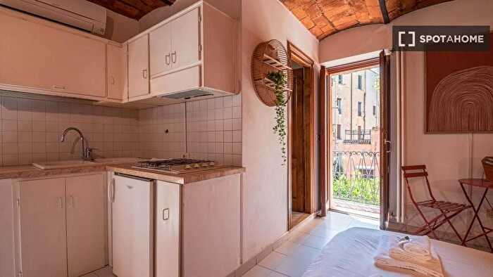 Appartamento in affitto in Via della Scala, Trastevere, Roma