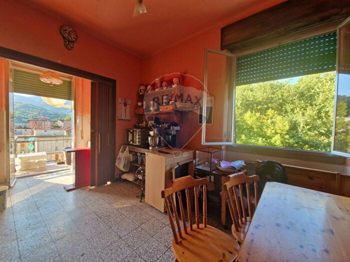 Appartamento quadrilocale in vendita in Via Alcide De Gasperi, Campomorone