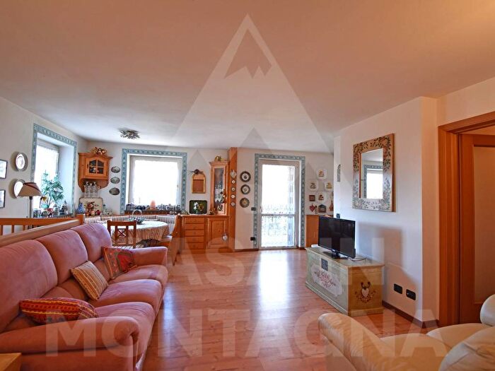 Appartamento con 6 locali in affitto in Centro, Cavalese