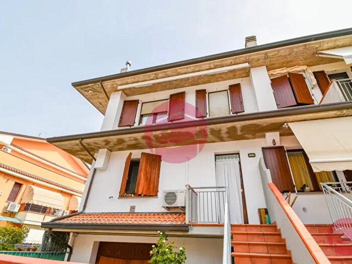 Appartamento con 5 locali in vendita in Gambettola