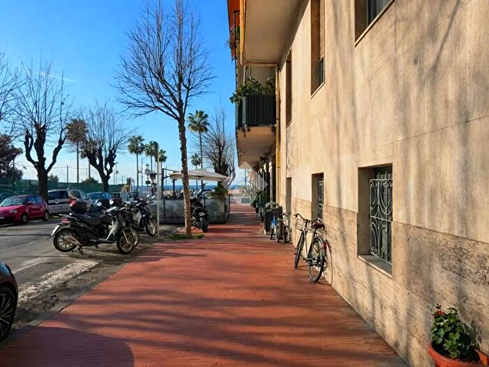 Appartamento con 5 locali in vendita in Via Ernesto Chiappori, Ventimiglia