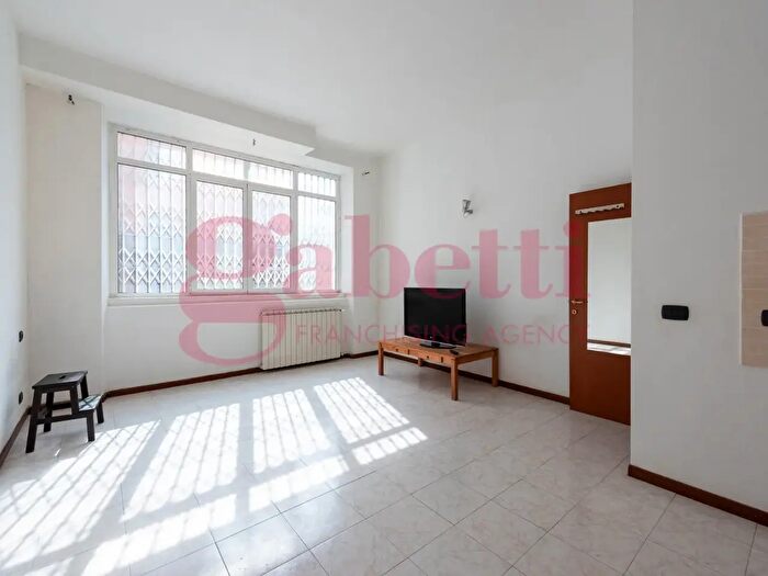 Appartamento bilocale in vendita in Via Volvinio, Milano