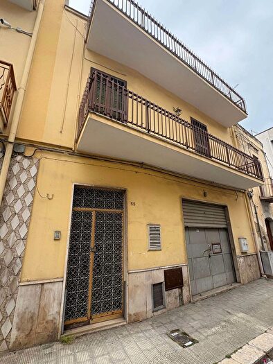 Casa trilocale in vendita in Canosa Di Puglia