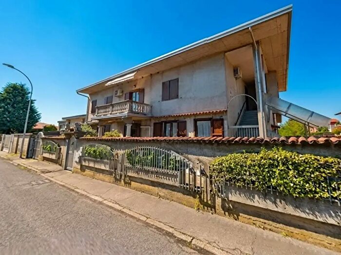 Casa con 6 locali in vendita in Via Giuseppe di Vittorio, San Giorgio Su Legnano