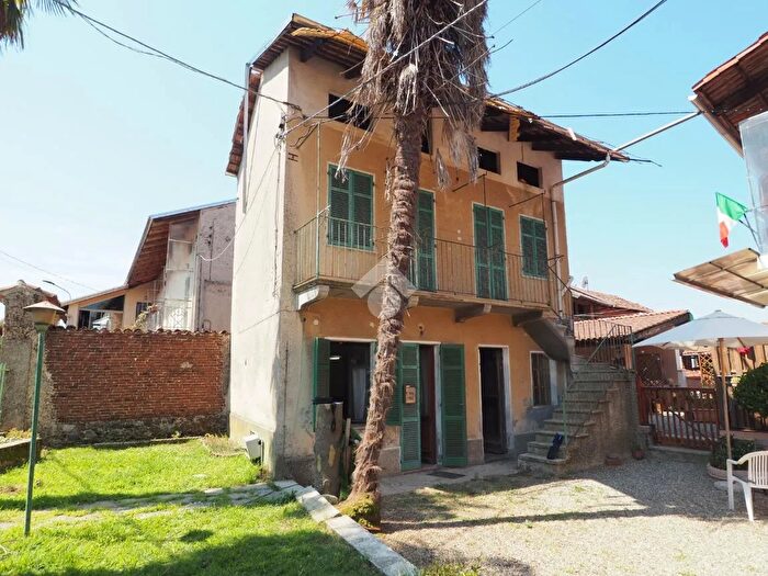 Casa quadrilocale in vendita in Via Fecia di Cossato, Cossato