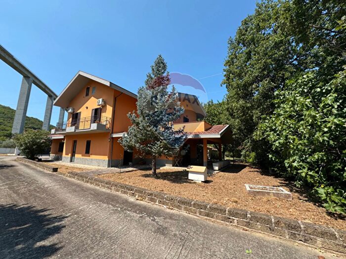 Casa con 8 locali in vendita in Contrada Madonna del Basilico, Villa Santa Maria