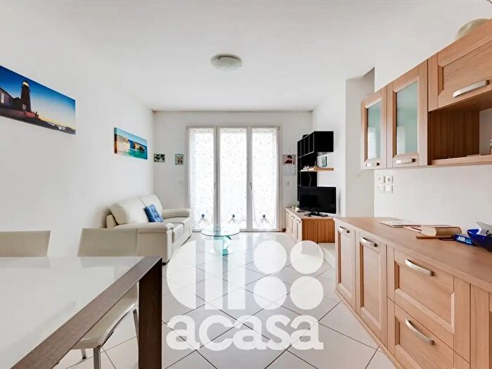 Appartamento con 5 locali in vendita in Via Viola, Cesenatico