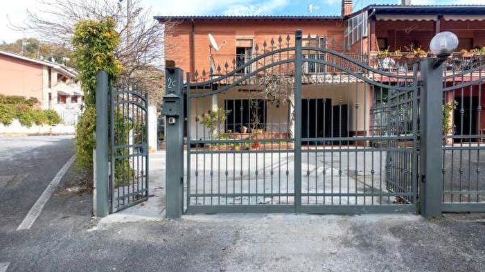 Casa trilocale in vendita in Via Cesare Pavese, Genazzano