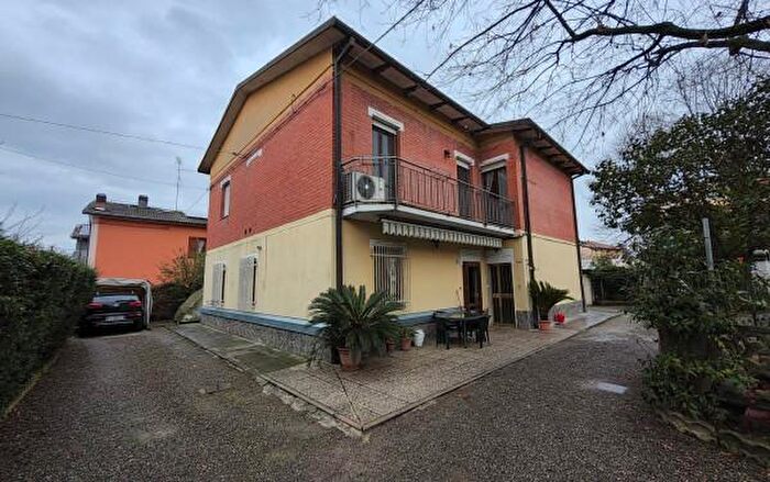 Casa con 6 locali in vendita in Via San Lorenzo, Nonantola