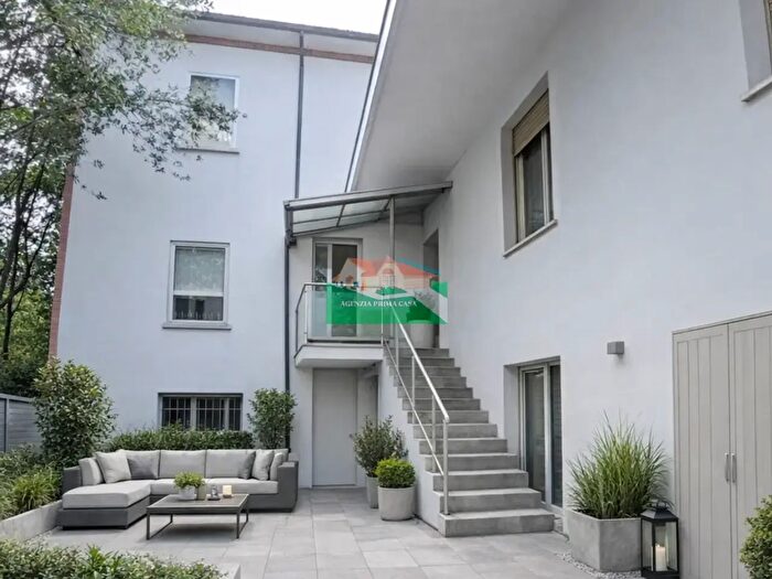 Casa con 6 locali in vendita in Via Colombo Lolli, Ravenna