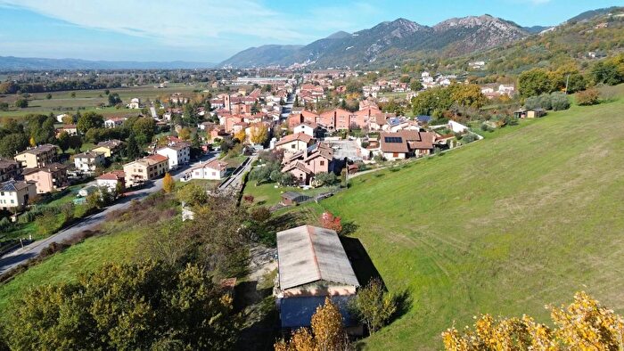 Casa bilocale in vendita in Via Desio Gubbio, Gubbio