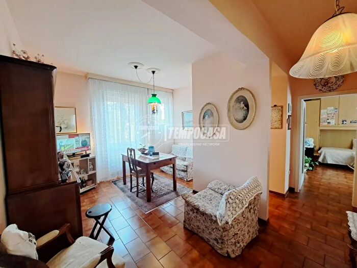 Appartamento trilocale in vendita in Via Bergamo, Modena