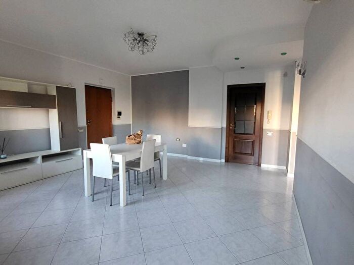 Appartamento con 5 locali in affitto in Via Salerni, Montalto Uffugo