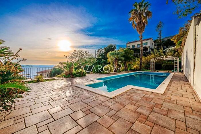 Casa con 7 locali in vendita in Ospedaletti