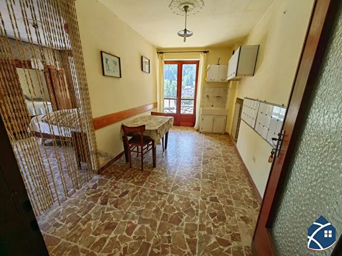 Appartamento quadrilocale in vendita in Usseaux Via della Regina, Torino