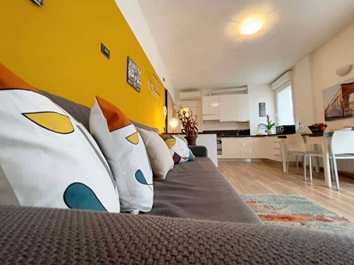 Appartamento monolocale in affitto in Via Giuseppe Candiani, Bovisa, Milano