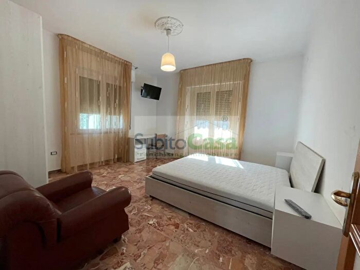 Appartamento quadrilocale in affitto in Via Monte Grappa, Chieti