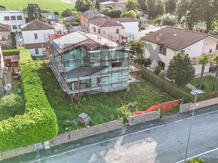 Casa con 5 locali in vendita in Piazza Gramsci C, Riva del Po