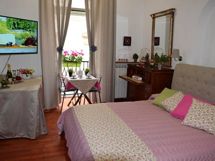 Appartamento bilocale in affitto in Via Toledo, Porto Municipio, Napoli